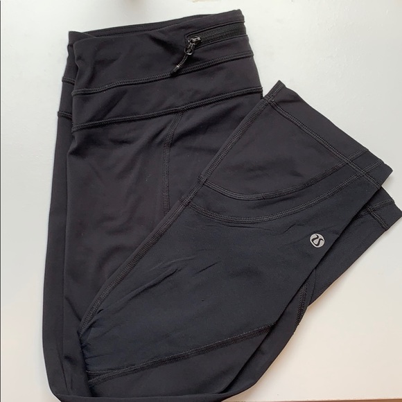 lululemon athletica Pants - Lululemon cropped yoga pants